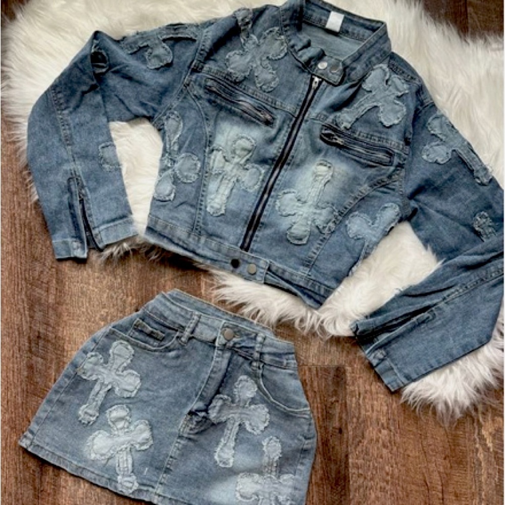 Selling size 4 women!